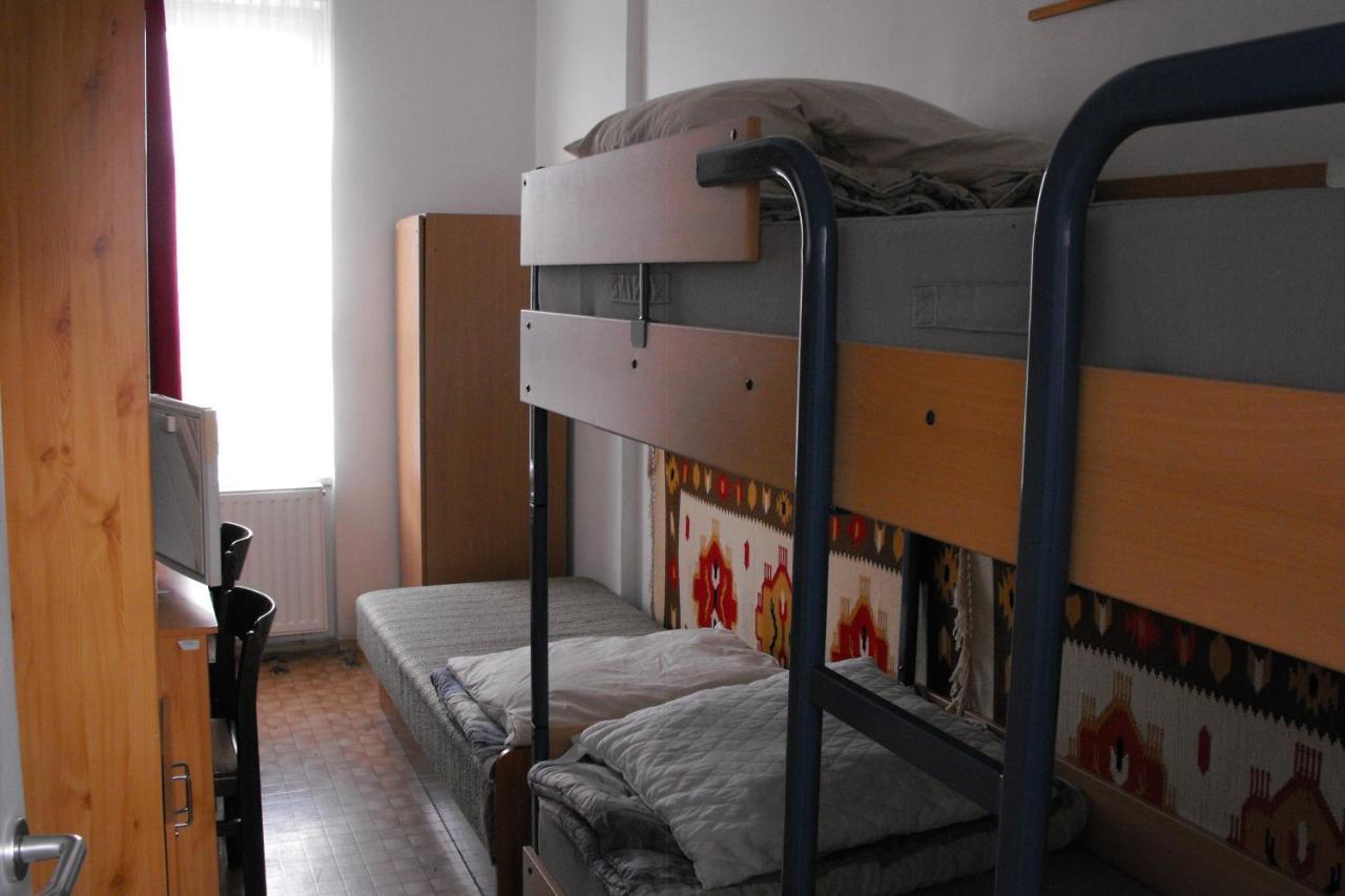 Pannonia Hostel Budapest Room photo