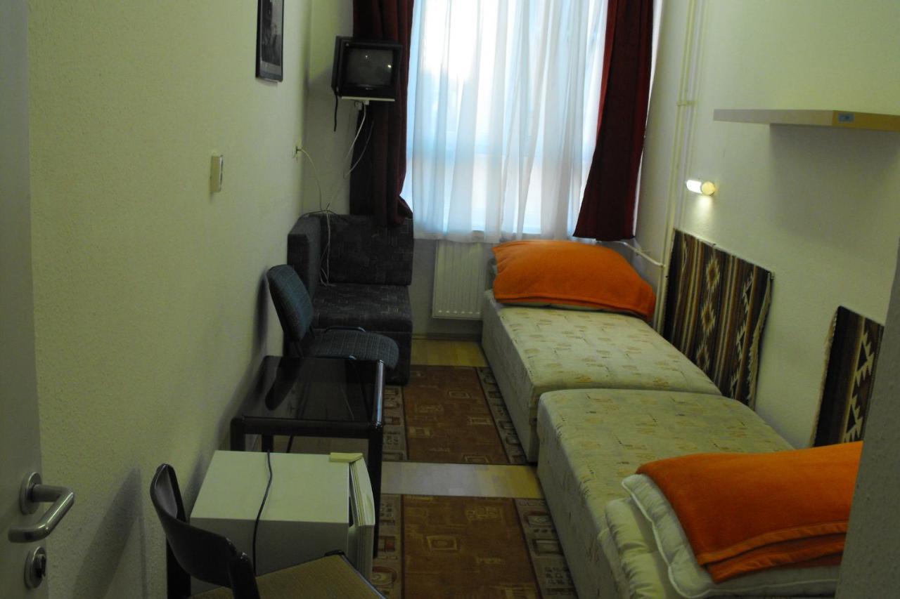 Pannonia Hostel Budapest Exterior photo