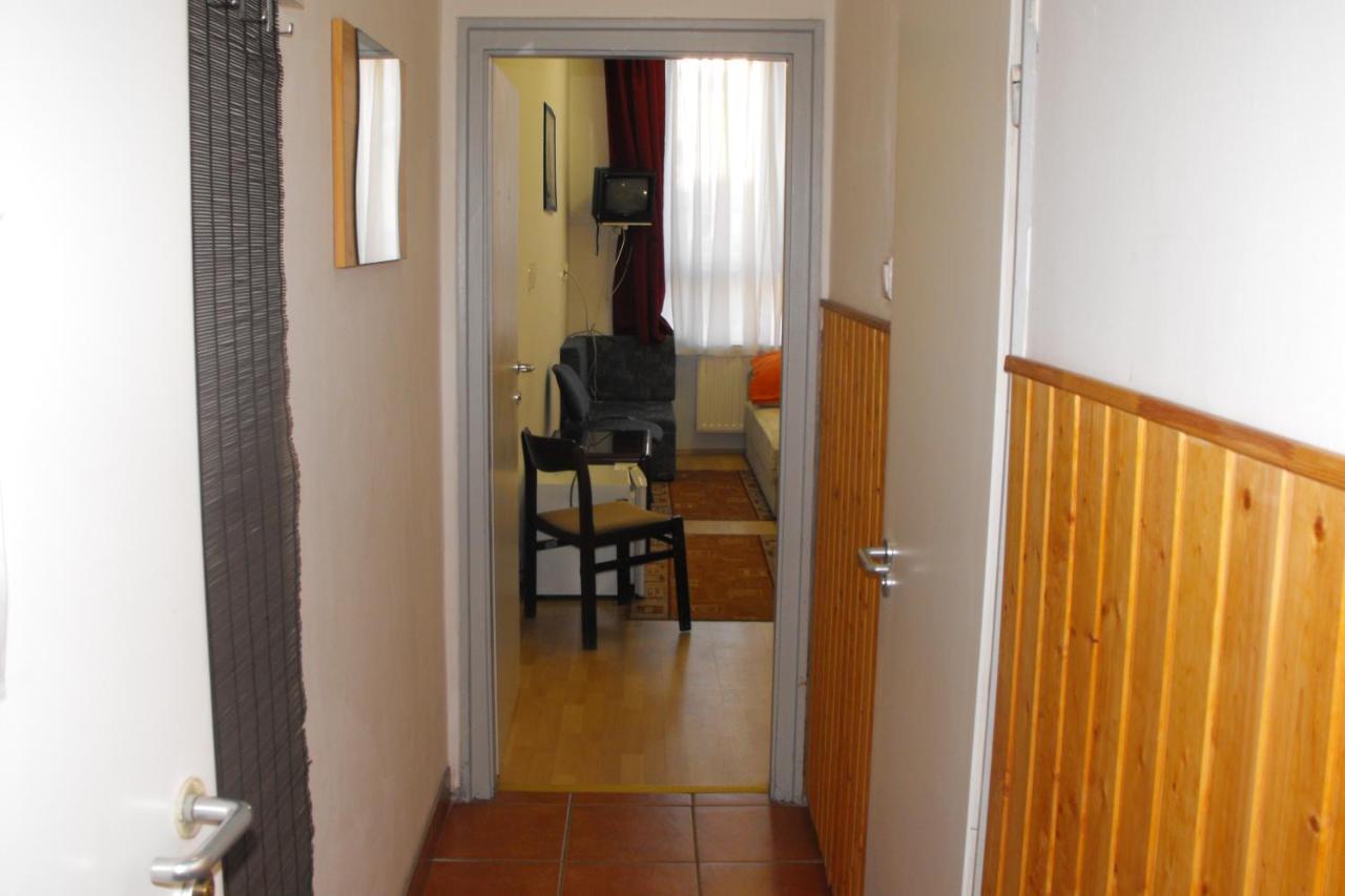 Pannonia Hostel Budapest Room photo